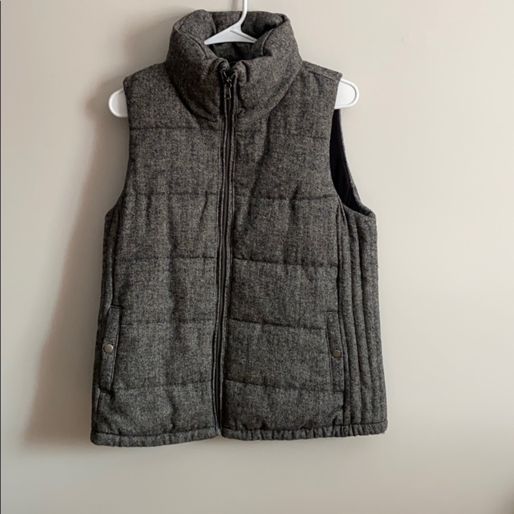 Herringbone pattern puffer vest